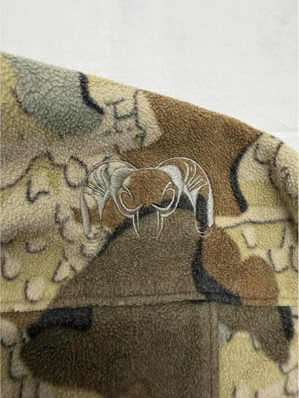 Kuiu Camouflage Zip-Up Fleece Jacket with MRA Hunting Logo